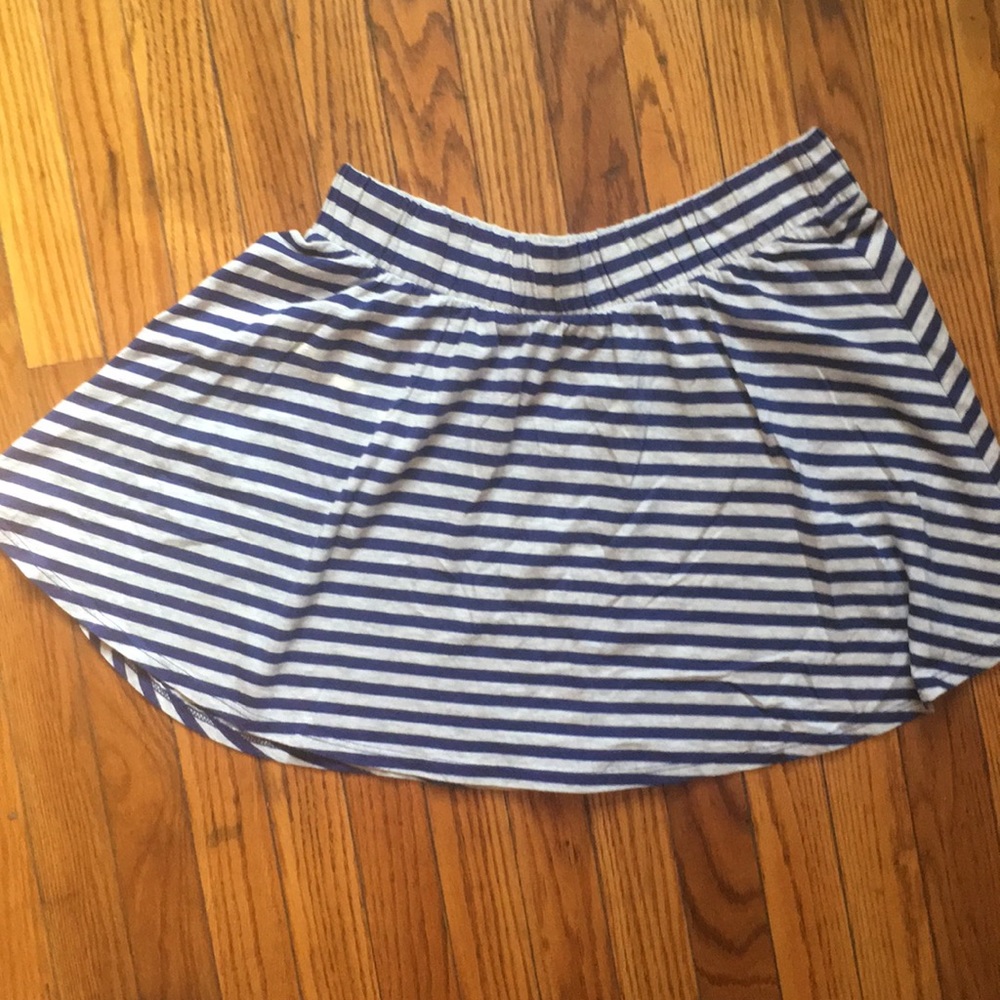 Divided H&M skirt Size 8 Striped Cute